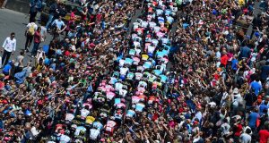 Giro Italia_2018_04_peloton_publico_recurso